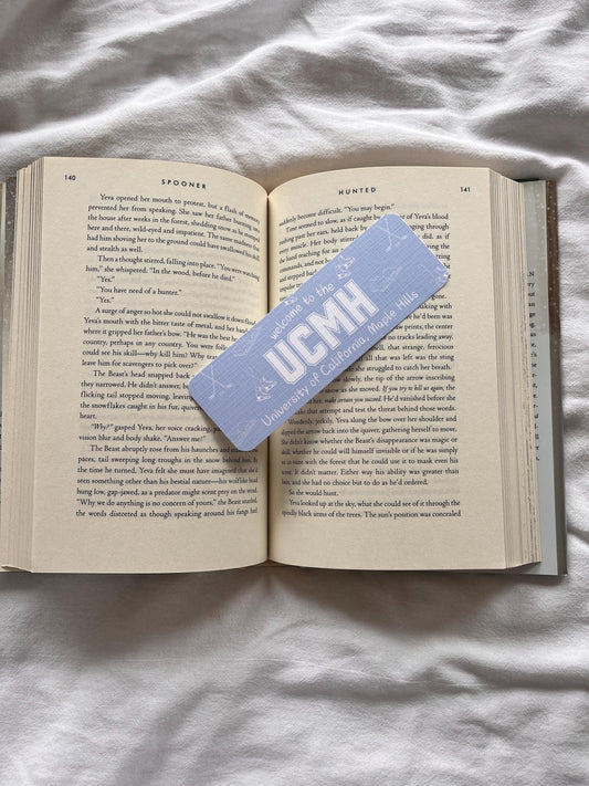 Lesezeichen „UCMH – University of California, Maple Hills“
