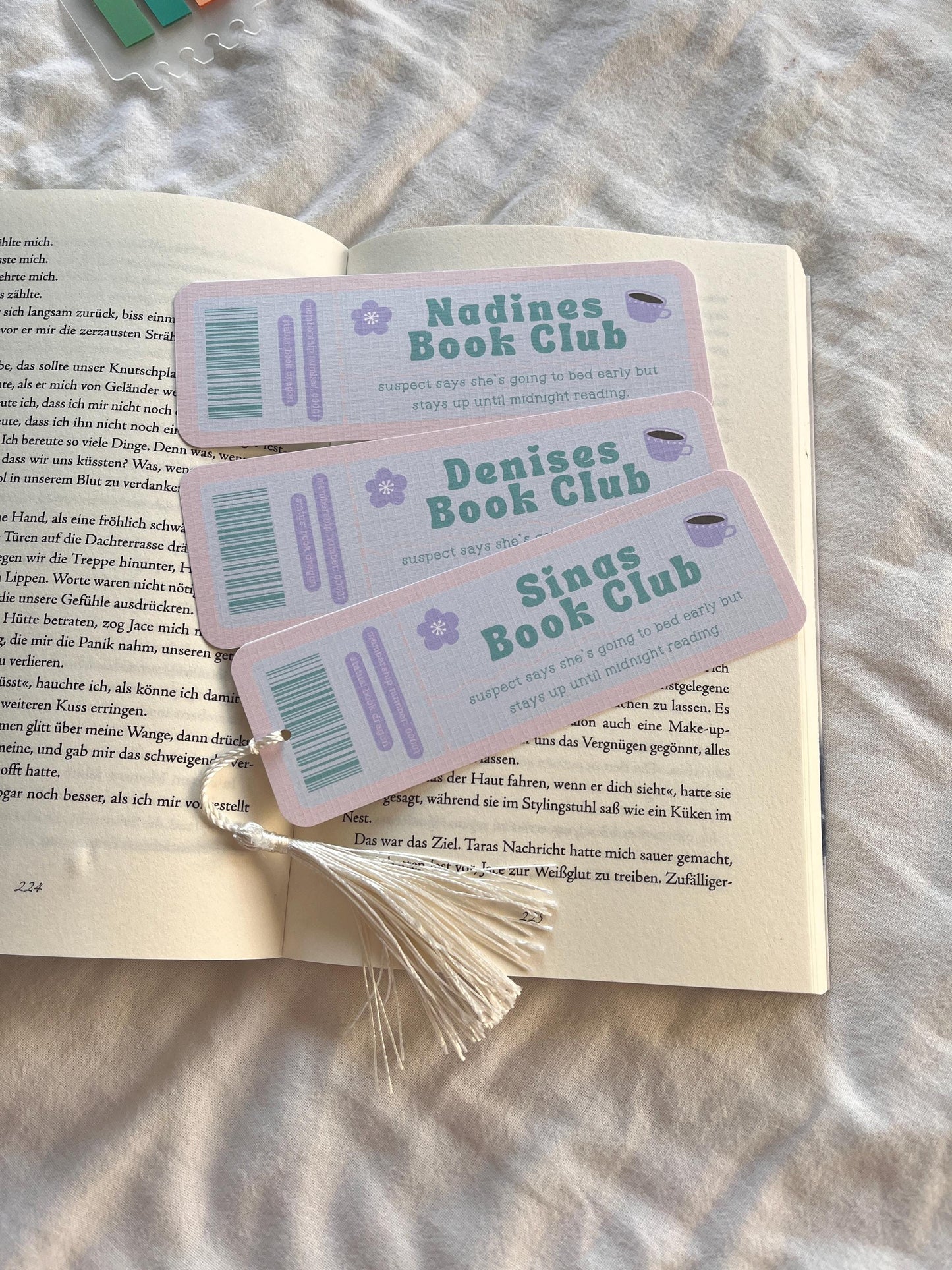 Personalisierbares Lesezeichen „Book Club Ticket“